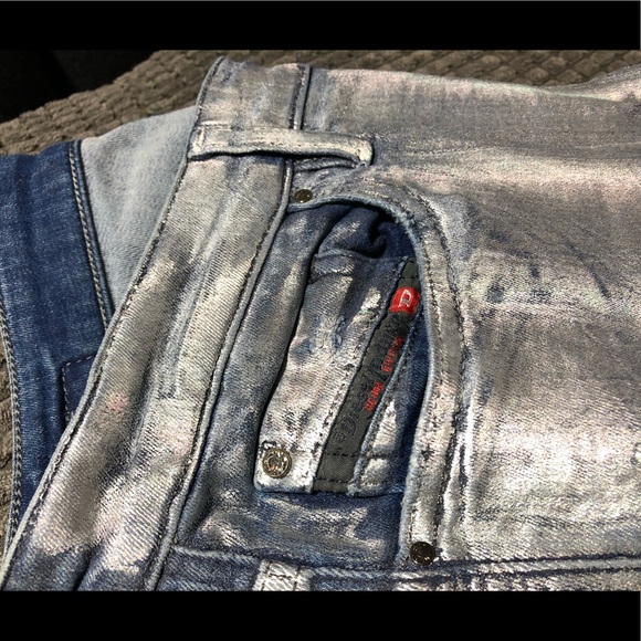 Diesel Skinzee-Low sz 26x32 metallic silver. - Picture 4 of 8